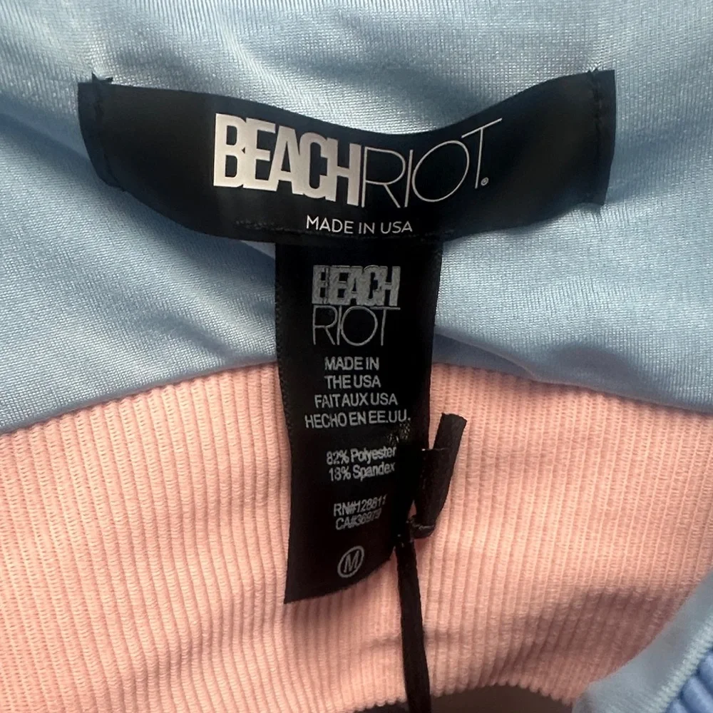 Beach Riot Set - Picture 4 of 10